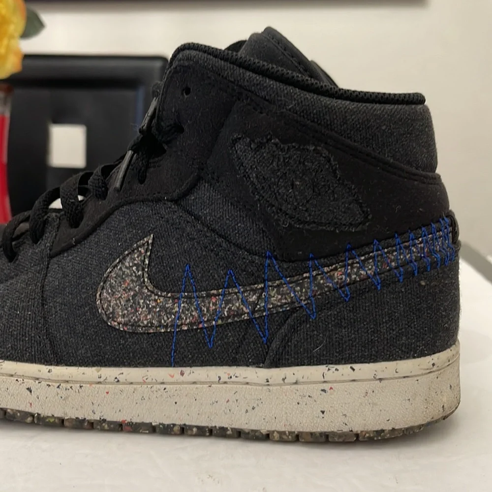 NIKE AIR JORDAN 1MID RUNNING SNEAKERS MENS SIZE 11